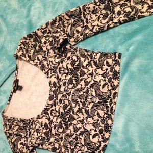 BUNDLE AND SAVE! Pink and black floral crop top